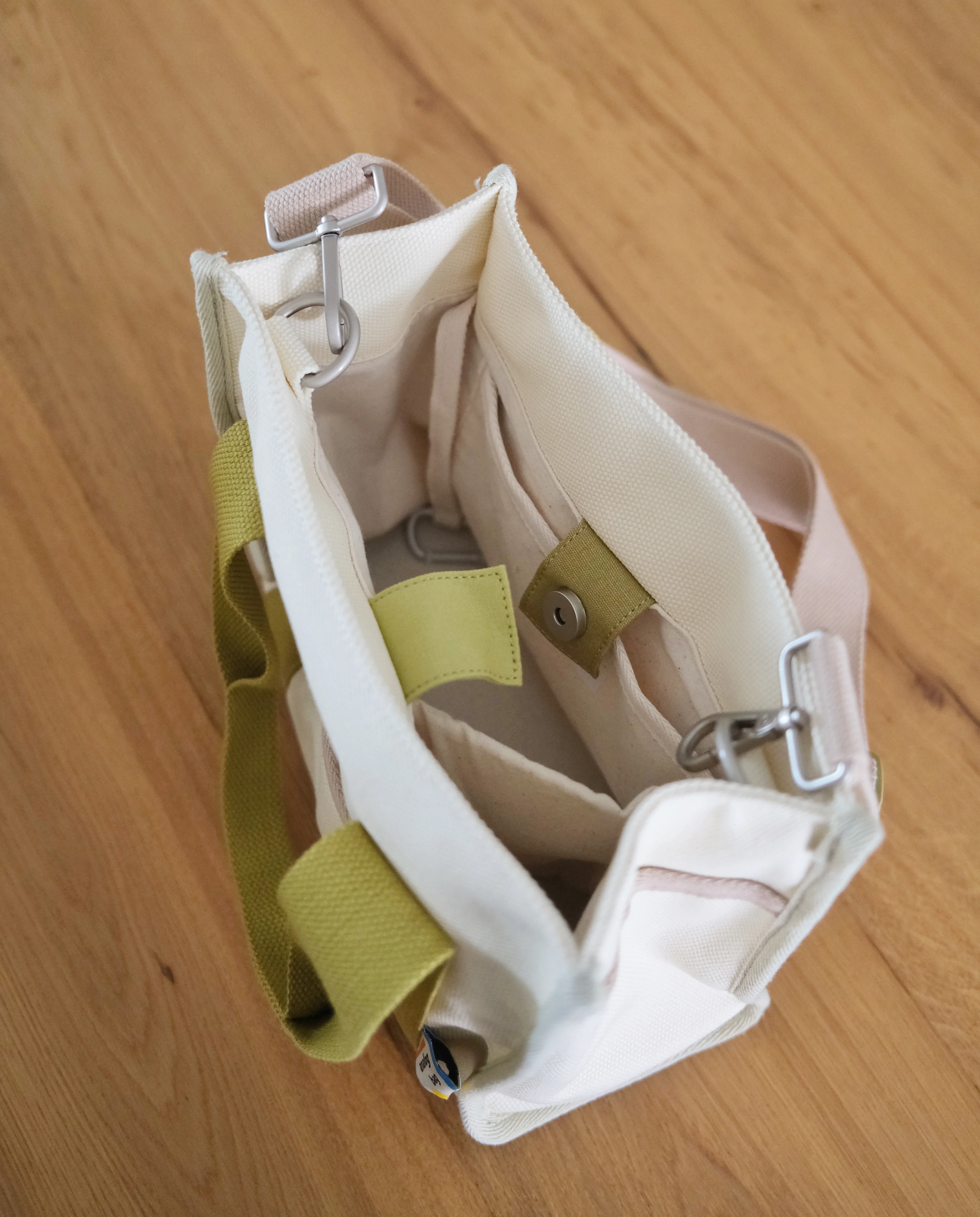 Analog No.8 Medium Tote Bag (Limited Edition) - Image 15