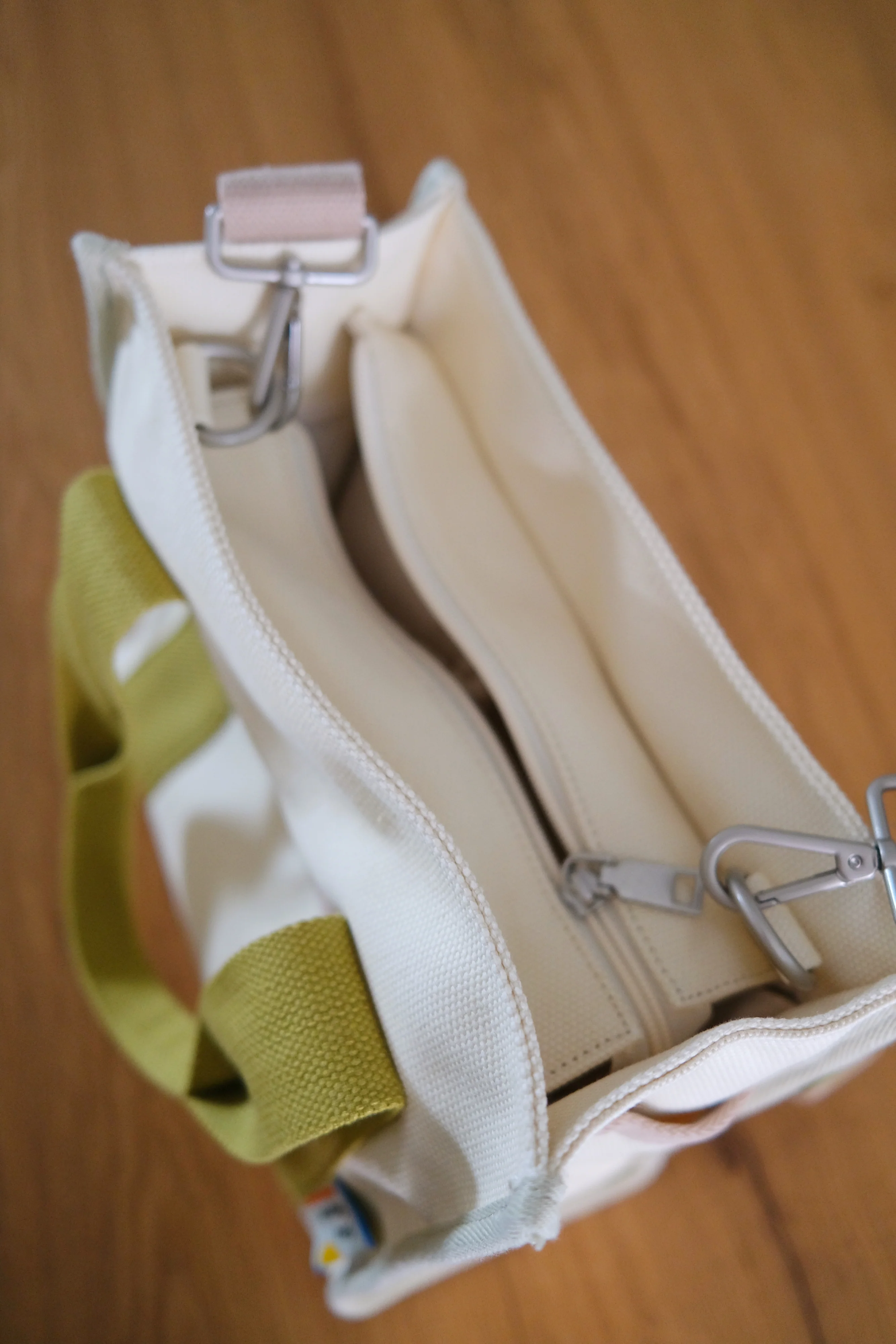 Analog No.8 Medium Tote Bag (Limited Edition) - Image 16