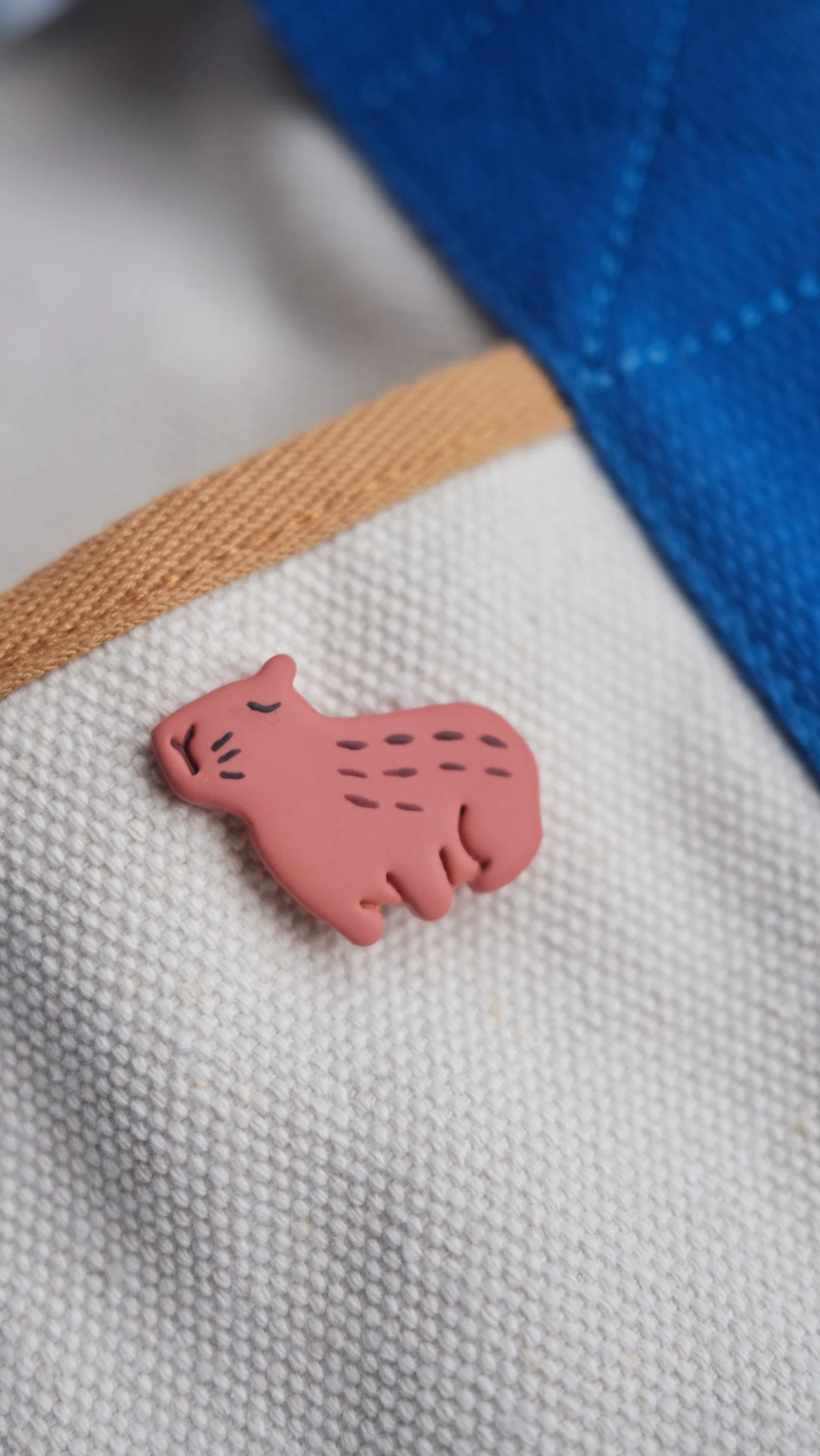 Capybara/ Crocodile Bobbin - Image 10